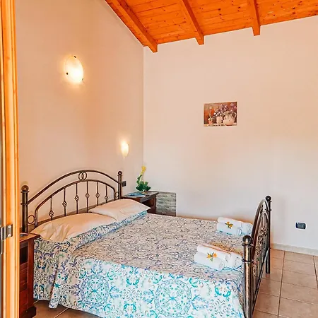 Rocce Bianche - Porticato Farm stay Arbus